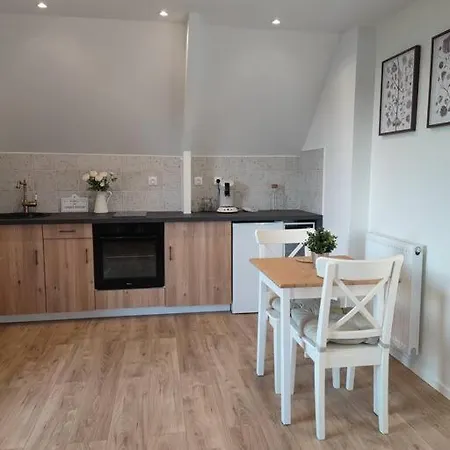 Apartment La *